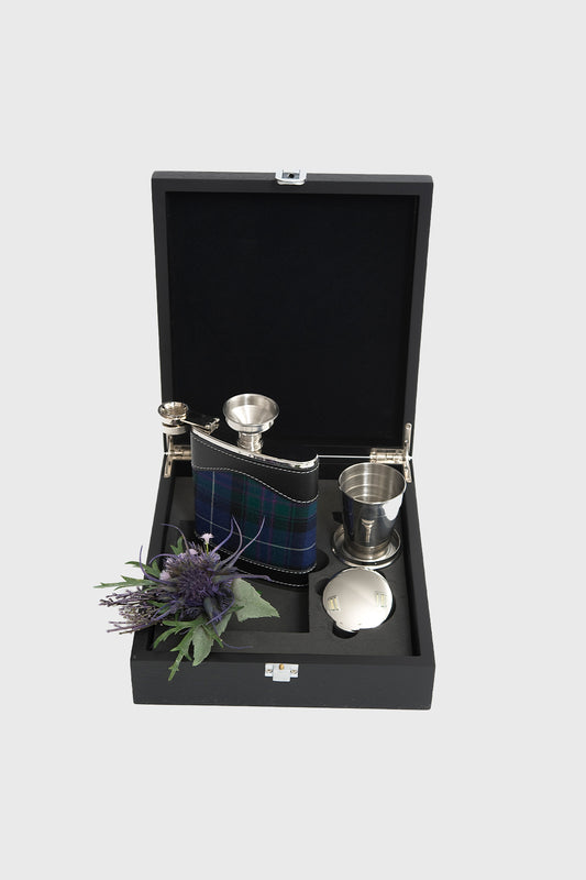 Highland Pride Hip Flask Set