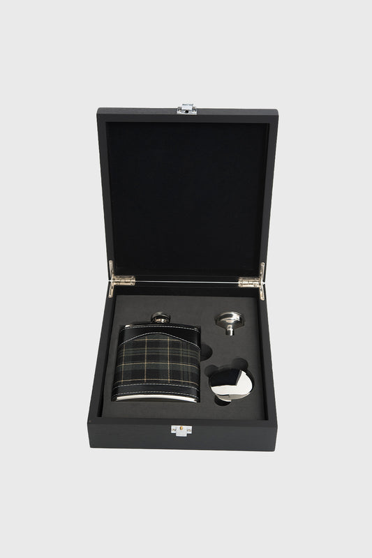 Hunting Pride Hip Flask Set